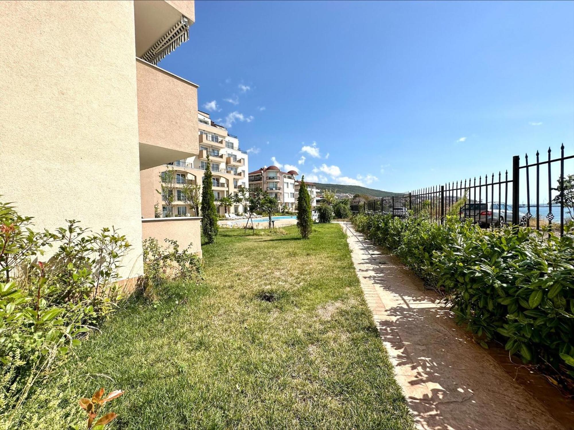 Ipanema Beach - Menada Apartments Sveti Vlas Eksteriør billede